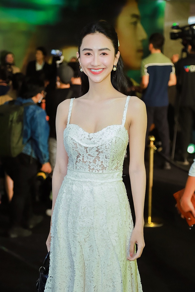 Đến chúc mừng Lý Nhã Kỳ, Hoa hậu Khánh Vân chiếm spotlight với màn 