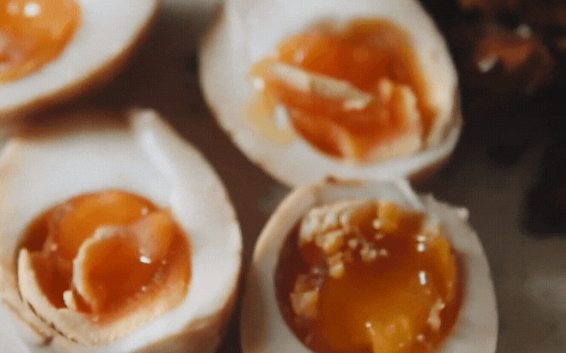 Học cách làm món trứng trà cẩm thạch thu hút may mắn của người Trung Quốc cổ xưa - Ảnh 12.