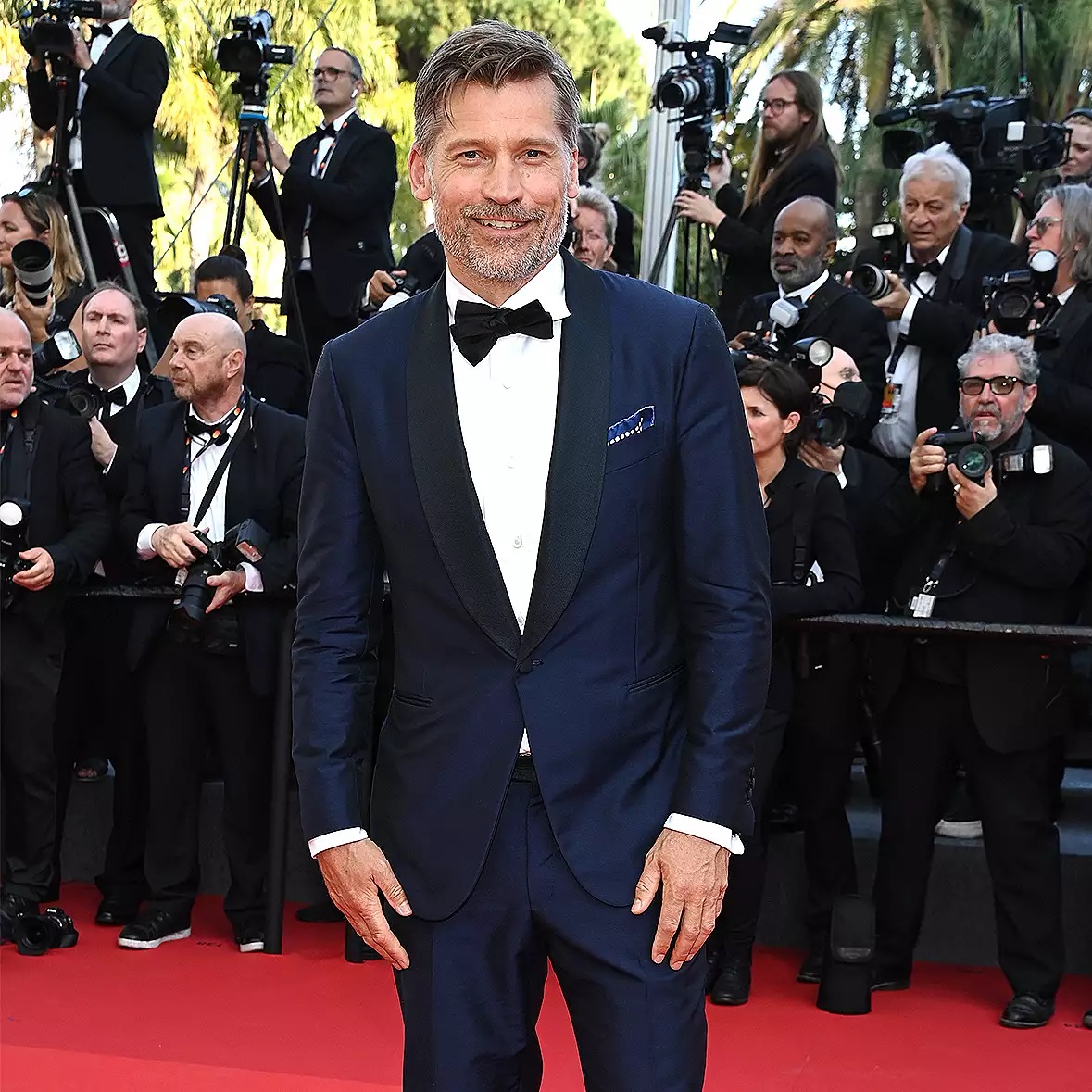 Thảm đỏ Cannes lần thứ 75 ngày 1: Mỹ nhân 