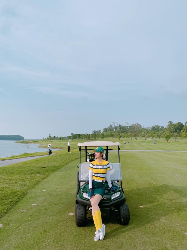 Dàn hậu đình đám khoe dáng trên sân golf - Ảnh 10.