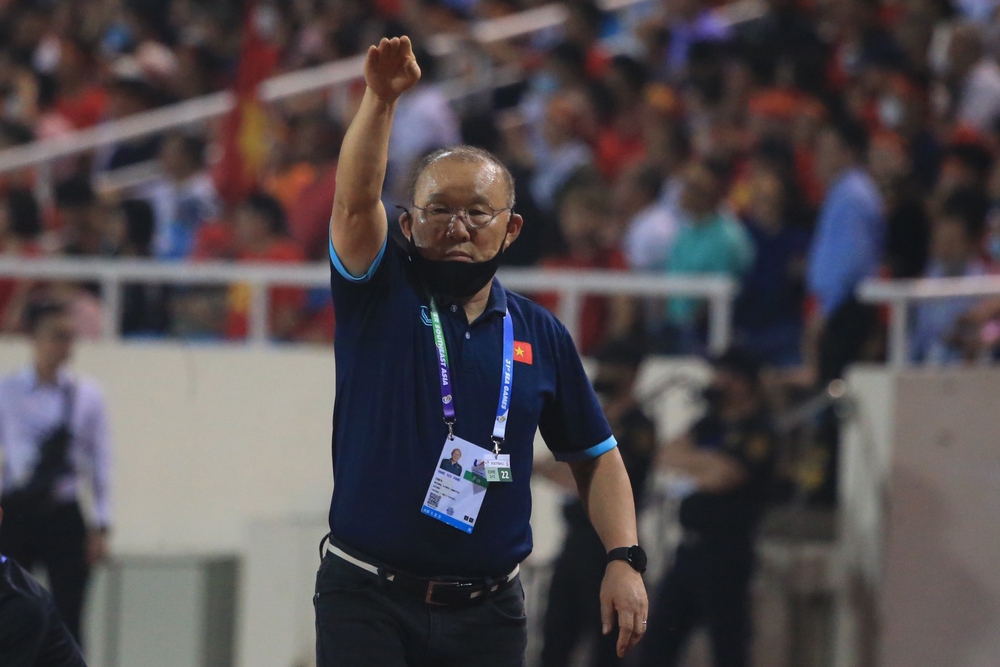 Thầy Park xúc động chia tay U23 Việt Nam sau tấm HCV, gửi lời nhắn cho người kế nhiệm - Ảnh 3.