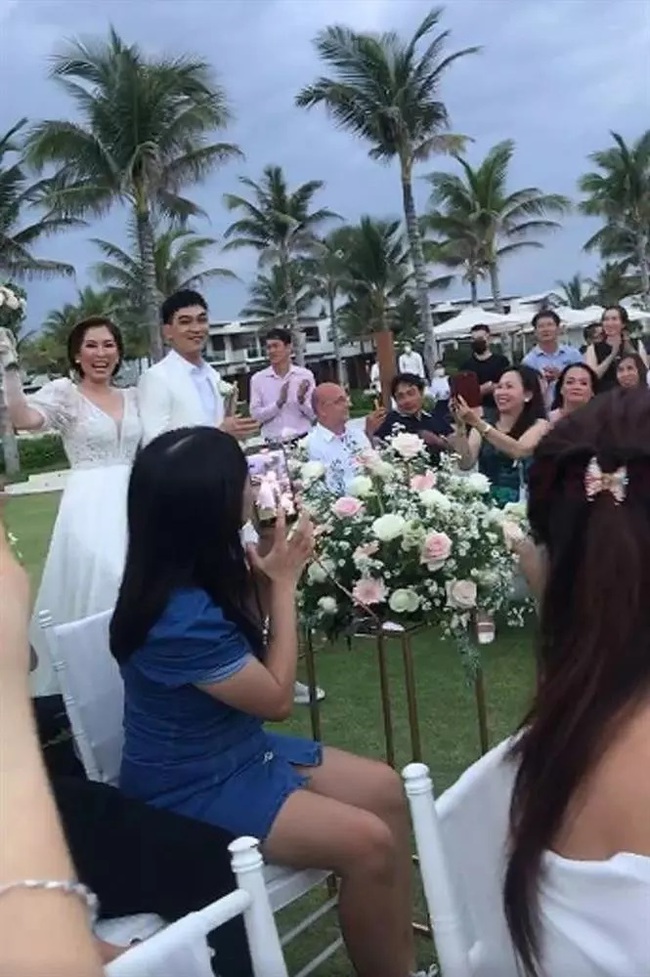 Khương Ngọc bí mật tổ chức đám cưới với bạn gái trên bãi biển thơ mộng - Ảnh 2.
