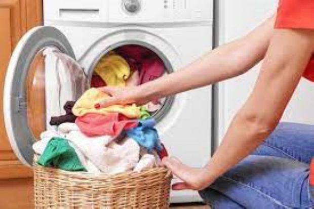 8 món đồ không nên cho vào máy giặt nhiều người vẫn mắc phải - Ảnh 1.