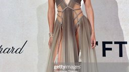 Hoa hậu Hoàn vũ 2016 diện váy cắt xẻ "bỏng mắt", đọ sắc dàn siêu mẫu đình đám ở LHP Cannes