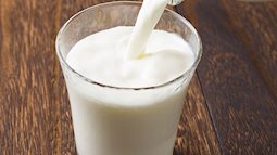 4 điều cấm kỵ khi uống sữa gây hại cho sức khỏe nhưng hầu hết chúng ta đều mắc phải