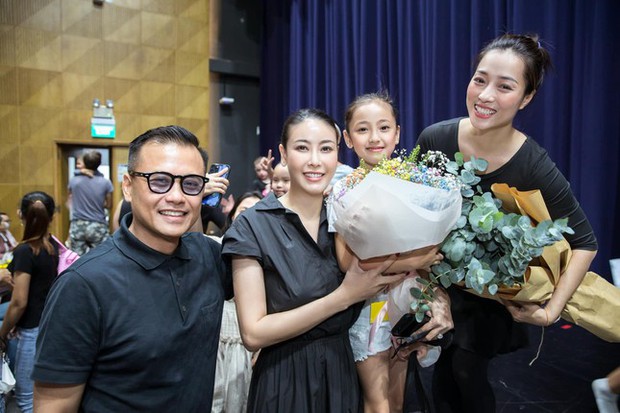 Con gái út của Hoa hậu Hà Kiều Anh khoe nhan sắc xinh đẹp như tiểu mỹ nhân khi đi múa ballet - Ảnh 2.