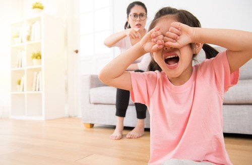 Bố mẹ cần làm gì khi con trẻ stress, ngồi cả tiếng không học được gì? - Ảnh 2.