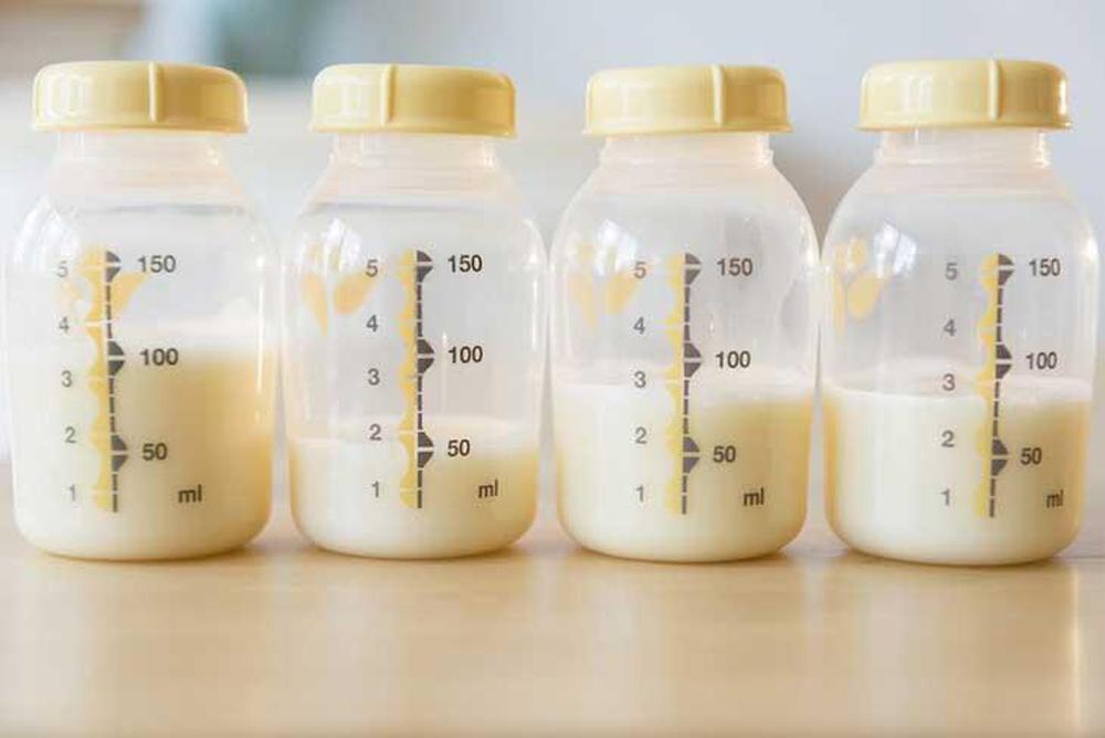 Sữa mẹ càng đặc thì càng tốt cho con? Sự thật về màu sữa mẹ không phải ai cũng biết - Ảnh 4.
