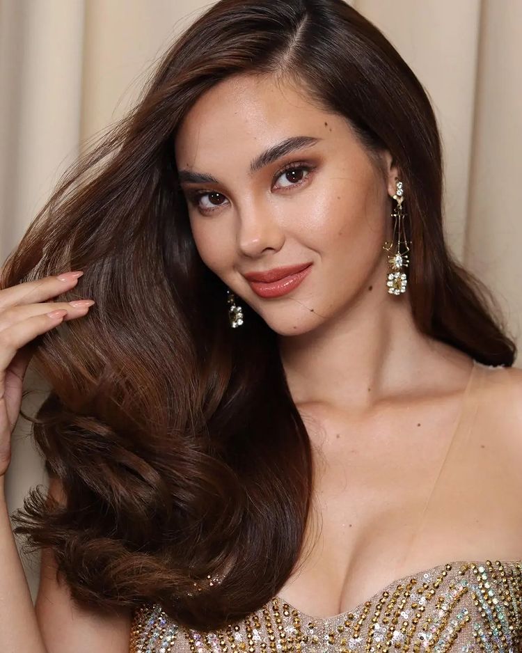 Catriona Gray - Giám khảo Hoa hậu Hoàn vũ Việt Nam 2022: Sở hữu 2 vương miện Miss World và Miss Universe, nhan sắc và trí tuệ đều 