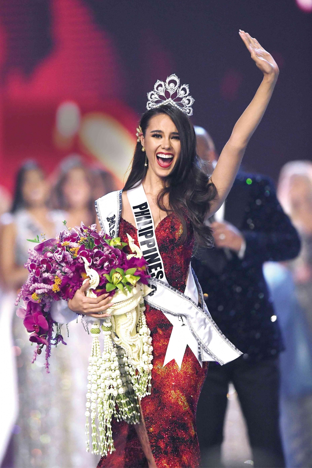 Catriona Gray - Giám khảo Hoa hậu Hoàn vũ Việt Nam 2022: Sở hữu 2 vương miện Miss World và Miss Universe, nhan sắc và trí tuệ đều 