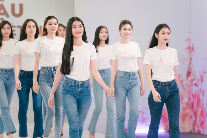 Loạt chiến binh mạnh trong top 30 Hoa hậu các dân tộc Việt Nam khu vực phía Nam: Nhan sắc và học vấn gây bất ngờ - Ảnh 11.