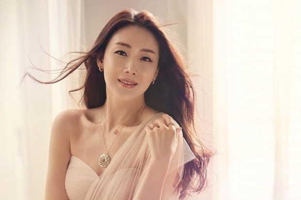 Choi Ji Woo: Nữ hoàng nước mắt châu Á, cô đơn sau cuộc tình với Song Seung Hun và hôn nhân bão tố bên chồng kém tuổi - Ảnh 16.