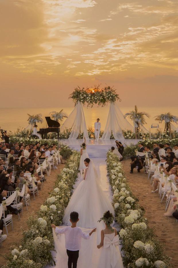 Điểm mặt đám cưới trên biển siêu hot showbiz Việt: Cặp sao chi khủng 10 tỷ đồng - Ảnh 2.
