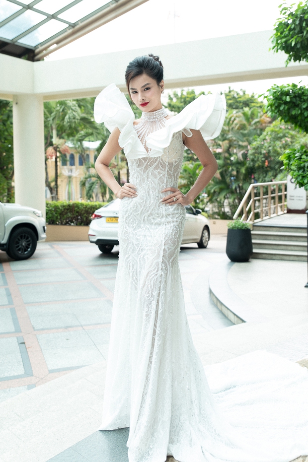 Sự kiện Hoa hậu Hoàn vũ Việt Nam 2022: Khánh Vân nổi bần bật, Top 41 thí sinh đọ sắc trên thảm đỏ, vương miện được công bố - Ảnh 4.