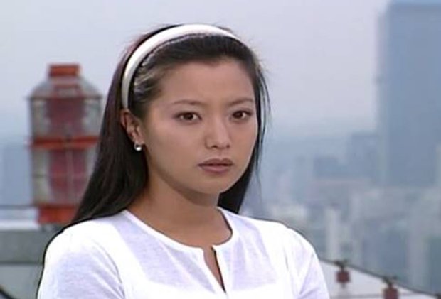 “Đệ nhất mỹ nhân xứ Hàn” Kim Hee Sun: Từng đau đớn muốn rời làng giải trí sau khi con gái chào đời - Ảnh 2.