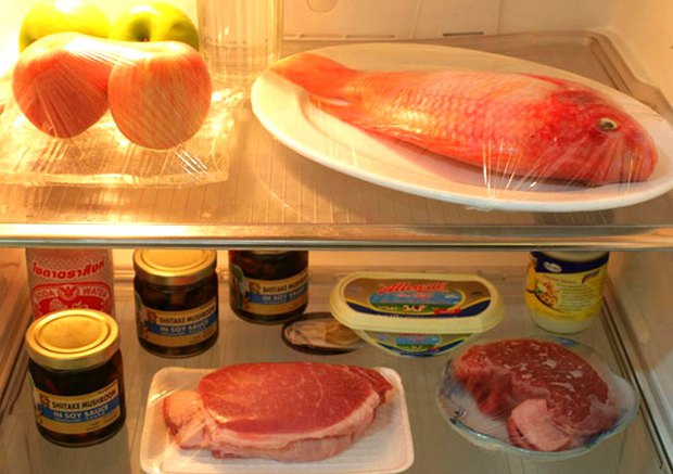 2 kiểu bảo quản thịt, cá trong tủ lạnh rất phổ biến vào mùa hè dễ sinh chất gây ung thư - Ảnh 2.