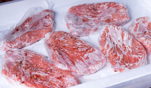 2 kiểu bảo quản thịt, cá trong tủ lạnh rất phổ biến vào mùa hè dễ sinh chất gây ung thư - Ảnh 4.