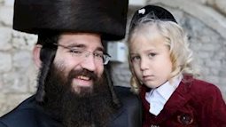 Người Do Thái thông minh nhất thế giới có 4 BÍ KÍP dạy con: Bố mẹ Việt tham khảo để cuộc đời con bớt chông chênh