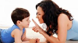 Nguyên tắc khi nói chuyện với con cha mẹ cần "nằm lòng", nhiều người phạm sai lầm khiến trẻ cảm thấy sợ hãi và từ đó không dám nói chuyện với cha mẹ