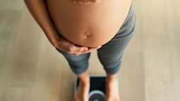 Mẹ bầu tăng cân trong thai kỳ thế nào là hợp lý? 
