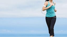 Người phụ nữ 36 tuổi chạy 3km mỗi tối, 1 năm sau cơ thể đã thay đổi như thế nào?