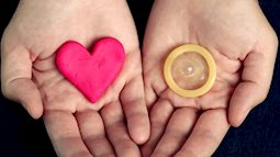 Dạy về giới tính và "yêu đương" cho trẻ theo từng giai đoạn