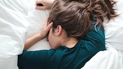 Nghiên cứu khoa học: Người có thói quen này khi ngủ về già dễ mất trí nhớ