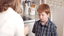 Có 3 câu cha mẹ thích nói bao nhiêu, con cái chán ghét bấy nhiêu: 90% phụ huynh đang mắc phải