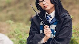 Chỉ tập tành học vẽ từ bạn bè và Youtube, nữ sinh Hà Nội bất ngờ giành học bổng nhờ bức tranh vẽ trong 6 ngày