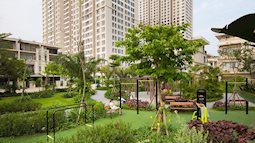 Căn hộ chung cư bất ngờ bốc cháy trong đêm, cư dân hoảng hốt chạy xuống