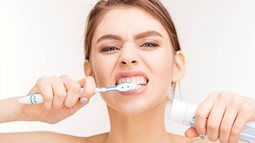 Làm việc này mỗi khi đánh răng, đảm bảo bớt hôi miệng và ngừa bệnh nha chu