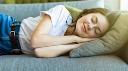 Ngủ trưa giúp trẻ hóa não tới hơn 6 tuổi nhưng có 3 điều tuyệt đối đừng mắc phải kẻo hại thêm