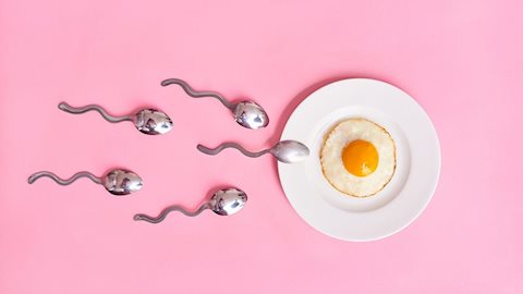 Vợ cố tẩm bổ trứng chần cho chồng để khỏe sinh lý: Biết những điều này khi ăn sẽ khiến nhiều người "rùng mình"