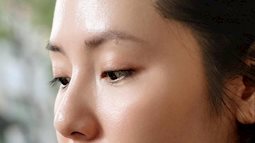 Ca sĩ Phương Linh tuổi 40 có da mịn màng, căng tràn sức sống nhờ làm 1 việc để bổ sung collagen từ rất sớm