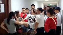 Cú đạp của người phụ nữ gây náo loạn chung cư Hà Nội, xôn xao đoạn clip 18 giây