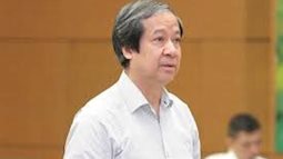 Bộ trưởng GD&ĐT lý giải việc cấm giáo viên dạy thêm học sinh chính khóa