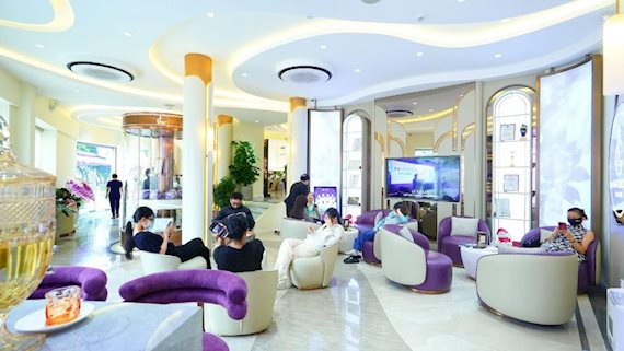LG Clinic gây sốt với công nghệ tắm trắng Smart Light 6D: Da trắng khỏe từ gốc, nói không với trắng ảo!