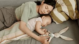 "Con bao nhiêu tuổi thì không nên ngủ cùng mẹ nữa?": Vấn đề tưởng nhỏ nhưng ảnh hưởng đến cả tương lai đứa trẻ