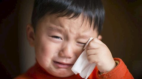 Hàng triệu phụ huynh không tưởng tượng được sức tàn phá của CÂU NÓI này: Tâm hồn con rạn nứt, lớn lên đầy trắc trở