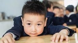 Cảnh báo: Kiểu cha mẹ này, dù có là Giáo sư, Tiến sĩ thì cũng không thể nuôi dạy con cái thành công.