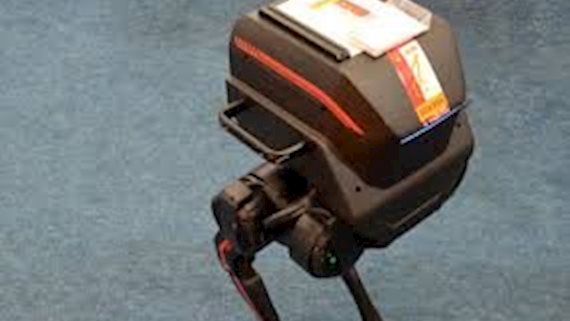 Đại học Bách Khoa Hà Nội nhận 'sơ suất' khi dán logo đè lên robot nước ngoài